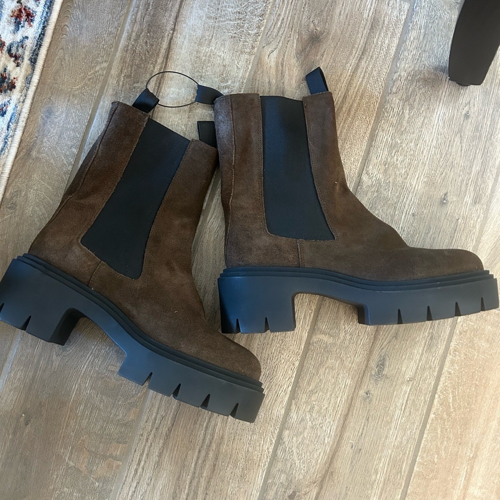 Steve Madden Wisteria Platform Lug Boot brown suede Size 9.5 NEW